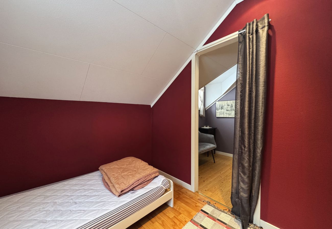 House in Skillingsfors - Secluded Cabin in Beautiful Wilderness, Skillingsfors | SE18032