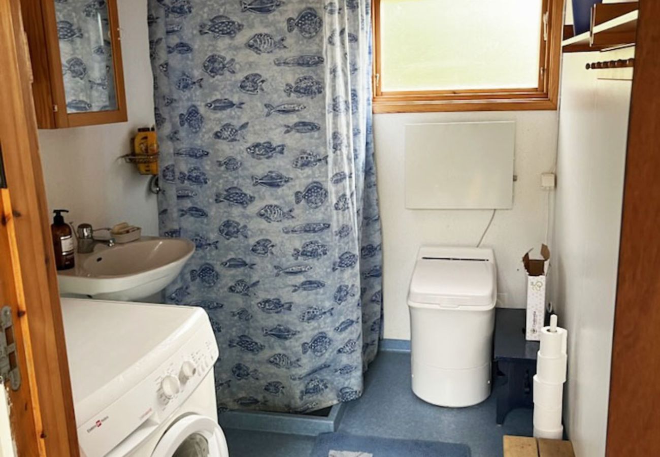 House in Lärbro - Holiday home within walking distance of one of Gotland's quietest beaches|SE12056