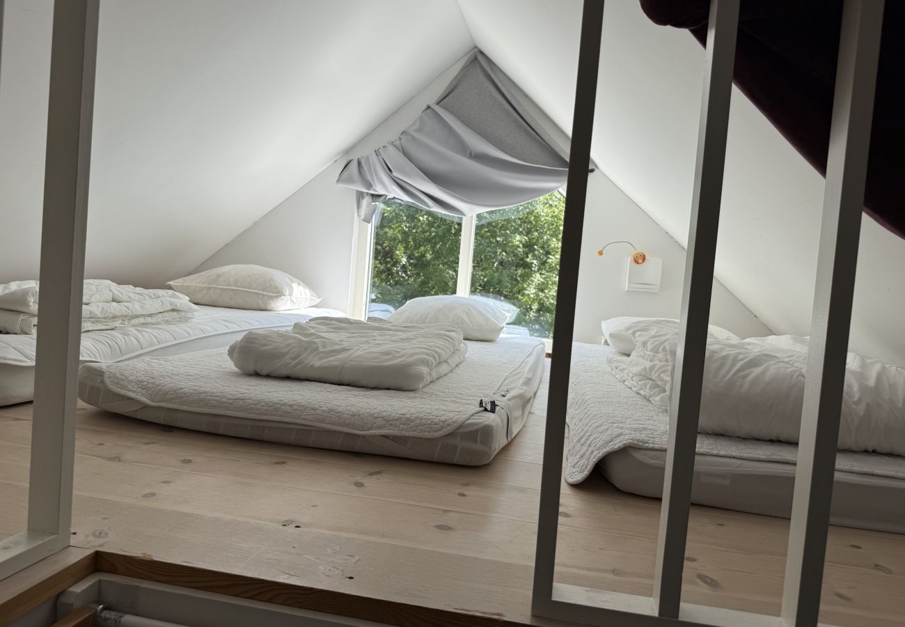 House in Munkedal - Log cabin with pool, sauna and boat by Torreby Castle | SE09080