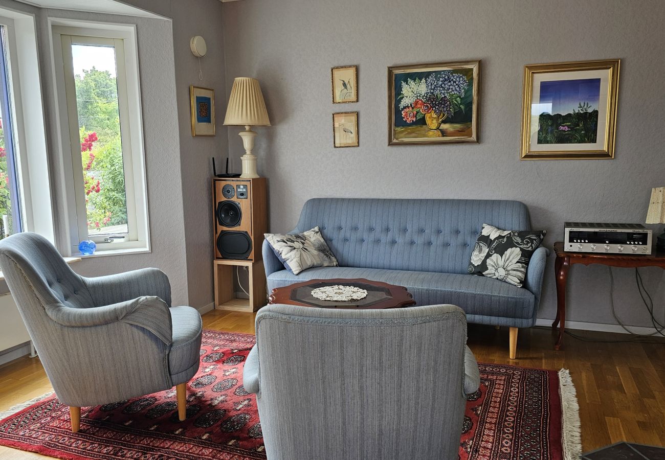 House in Ellös - Apartment in Stocken, sauna & boat, 250 m from the sea | SE09142