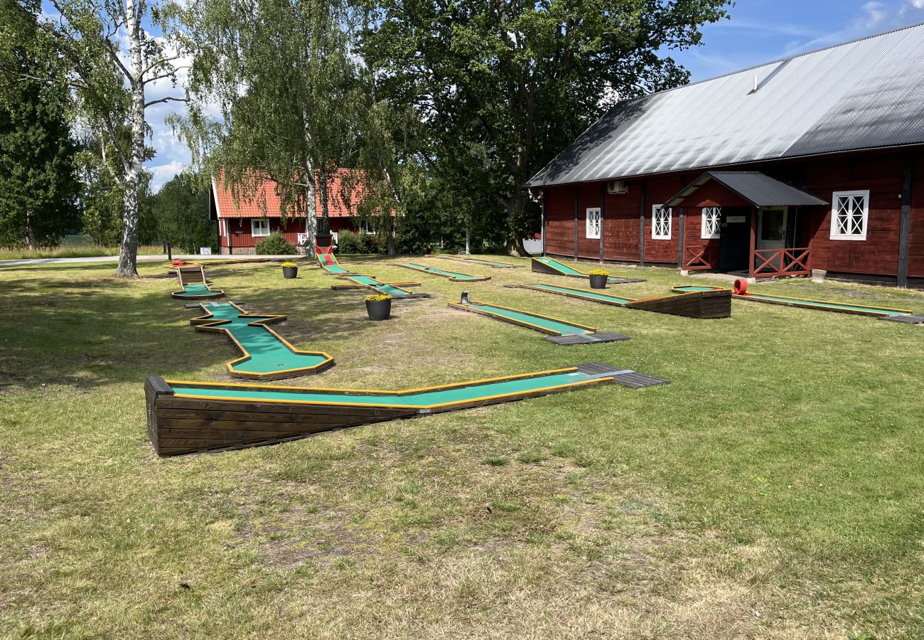 Villa in Vimmerby - Charming red cottage by the golf course – near Vimmerby and Astrid Lindgren's World | SE05090
