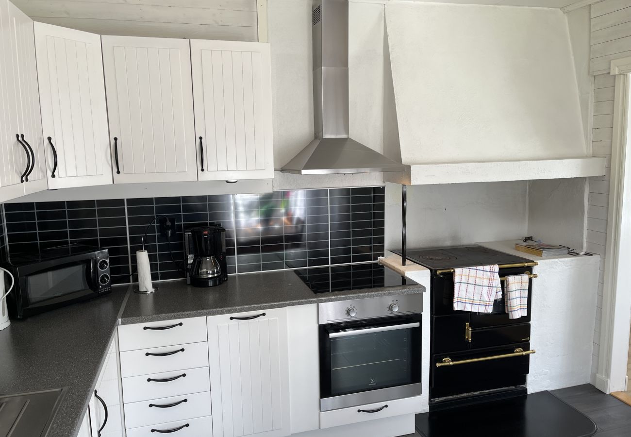 Villa in Vimmerby - Charming red cottage by the golf course – near Vimmerby and Astrid Lindgren's World | SE05090