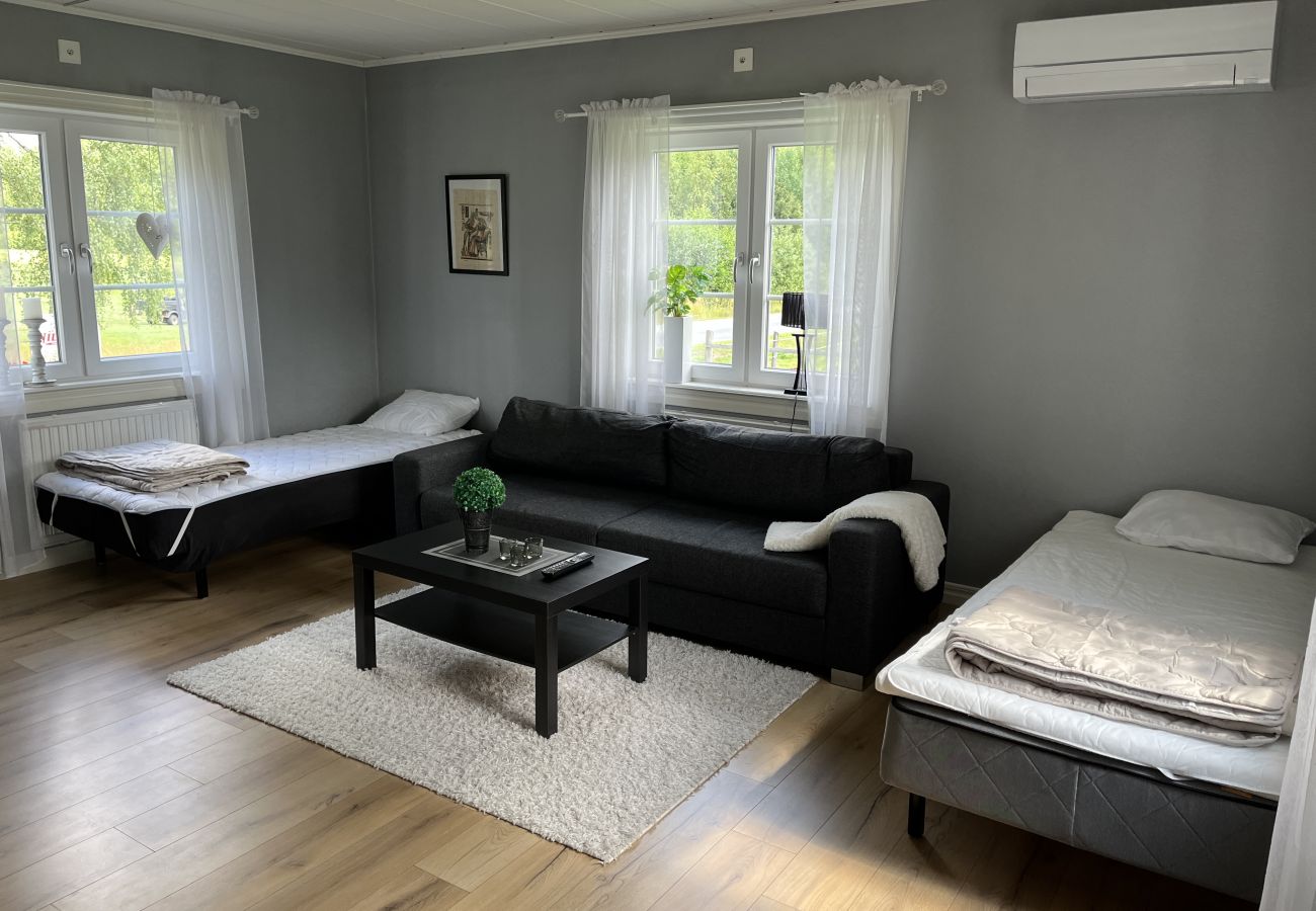 Villa in Vimmerby - Charming red cottage by the golf course – near Vimmerby and Astrid Lindgren's World | SE05090