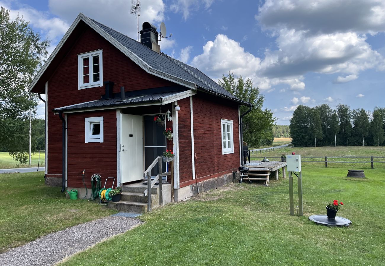 Villa in Vimmerby - Charming red cottage by the golf course – near Vimmerby and Astrid Lindgren's World | SE05090