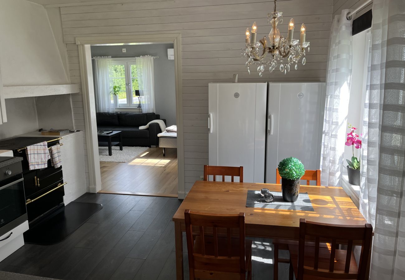 Villa in Vimmerby - Charming red cottage by the golf course – near Vimmerby and Astrid Lindgren's World | SE05090