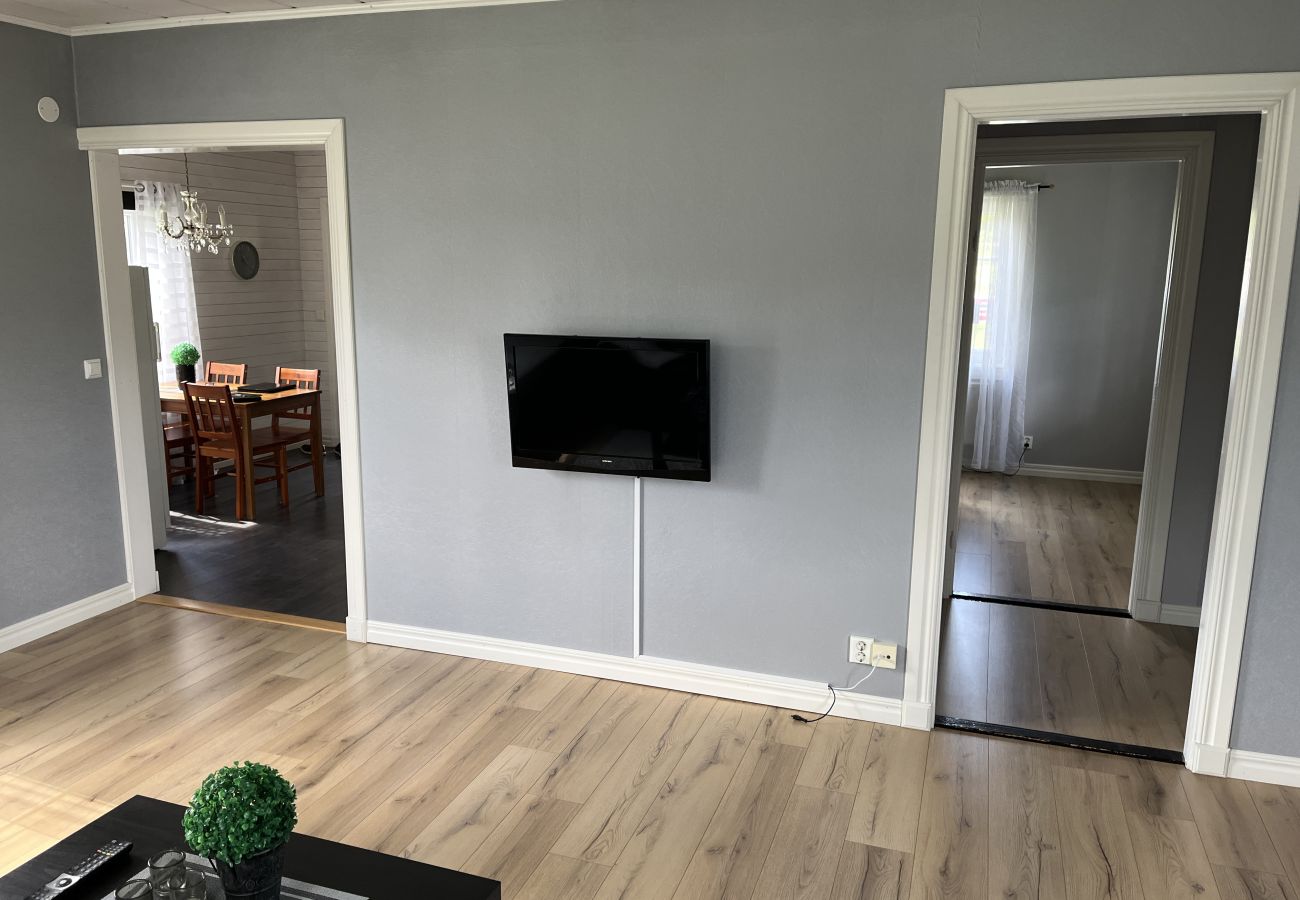 Villa in Vimmerby - Charming red cottage by the golf course – near Vimmerby and Astrid Lindgren's World | SE05090
