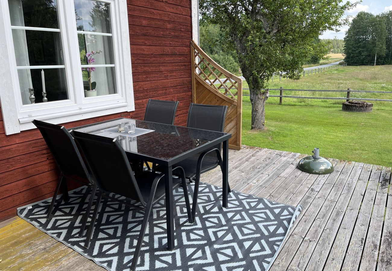 Villa in Vimmerby - Charming red cottage by the golf course – near Vimmerby and Astrid Lindgren's World | SE05090