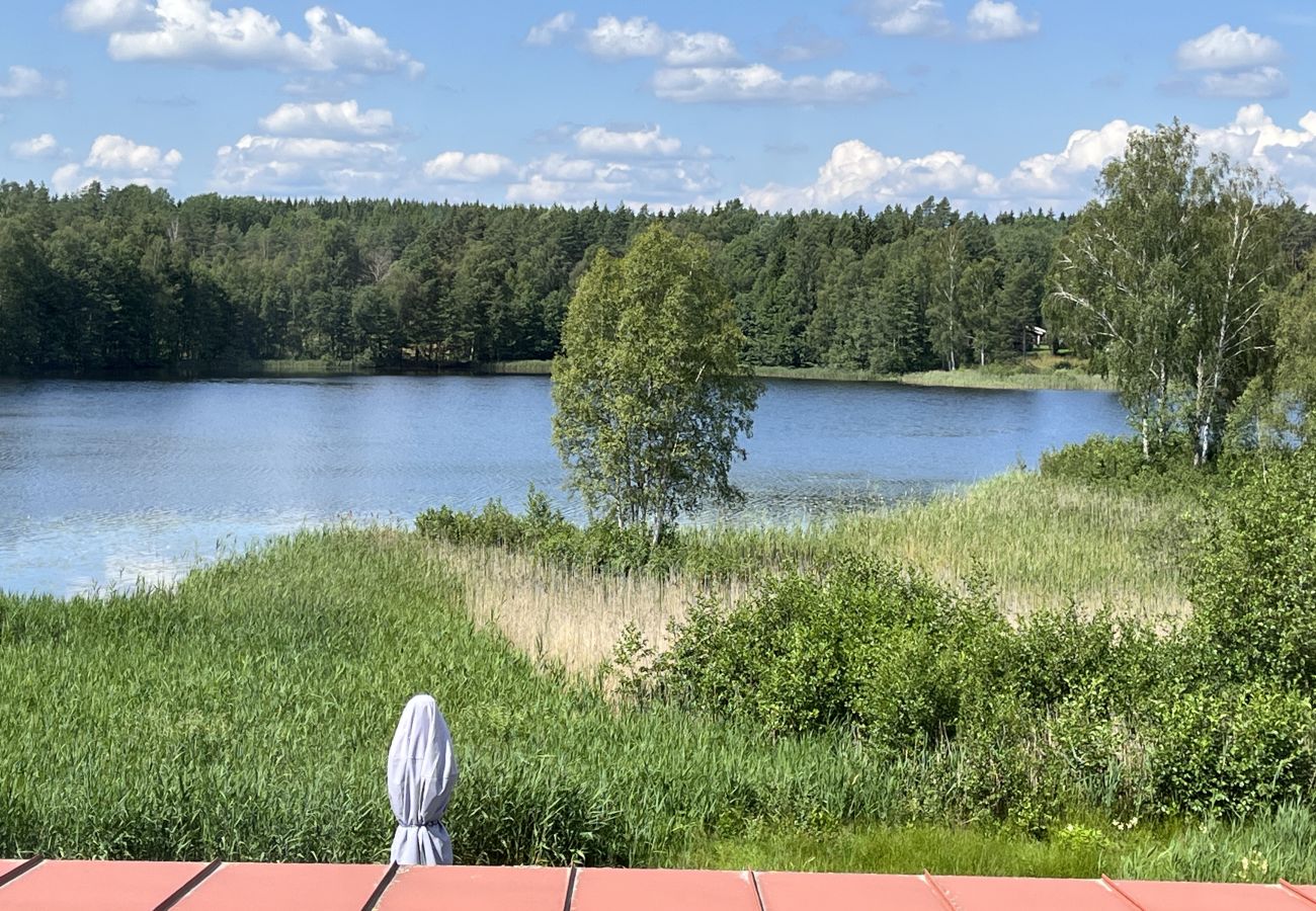 Apartment in Vimmerby - Spacious apartment with lake view only 15 minutes from Vimmerby | SE05089