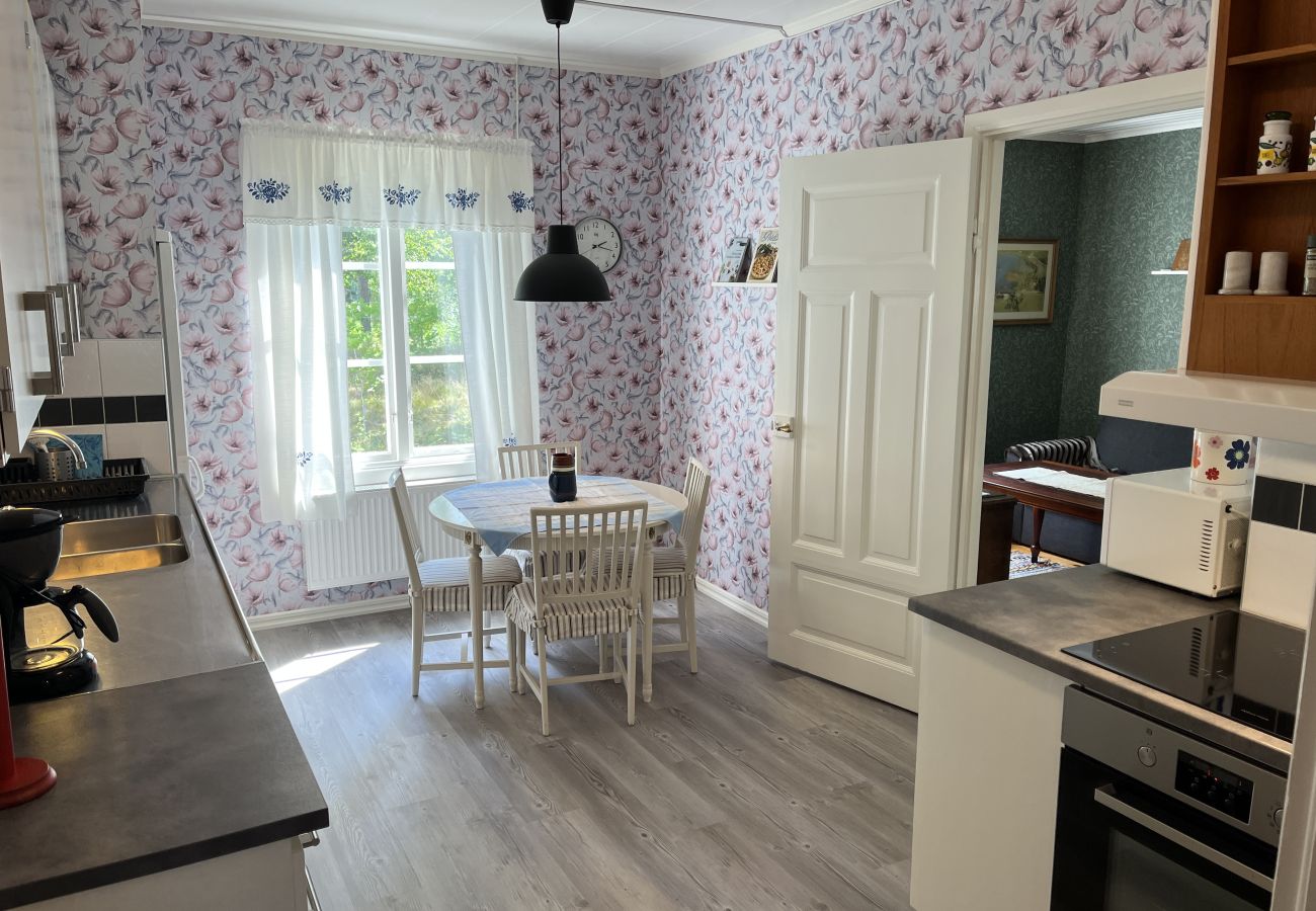 Apartment in Vimmerby - Spacious apartment with lake view only 15 minutes from Vimmerby | SE05089