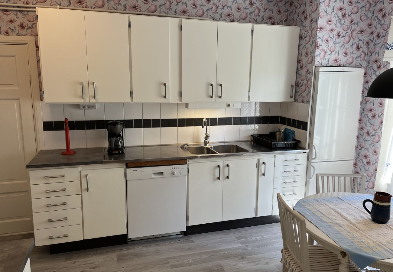Apartment in Vimmerby - Spacious apartment with lake view only 15 minutes from Vimmerby | SE05089