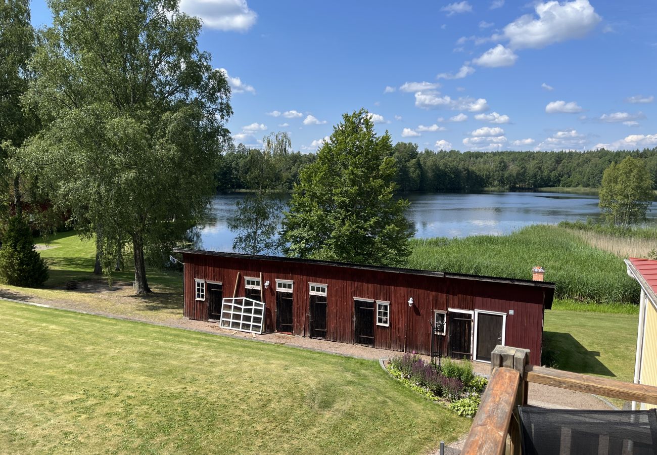Apartment in Vimmerby - Spacious apartment with lake view only 15 minutes from Vimmerby | SE05089