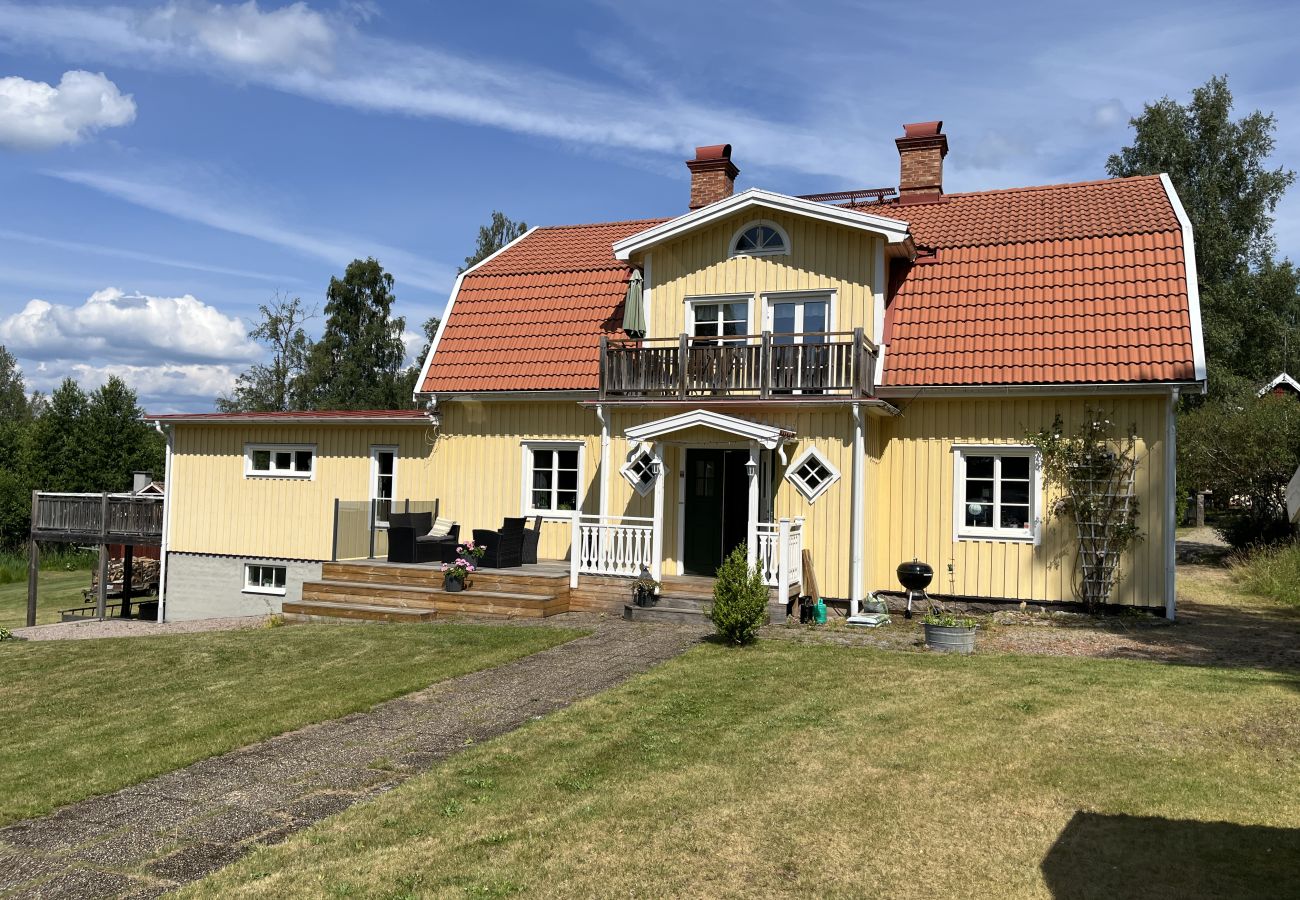 Apartment in Vimmerby - Spacious apartment with lake view only 15 minutes from Vimmerby | SE05089
