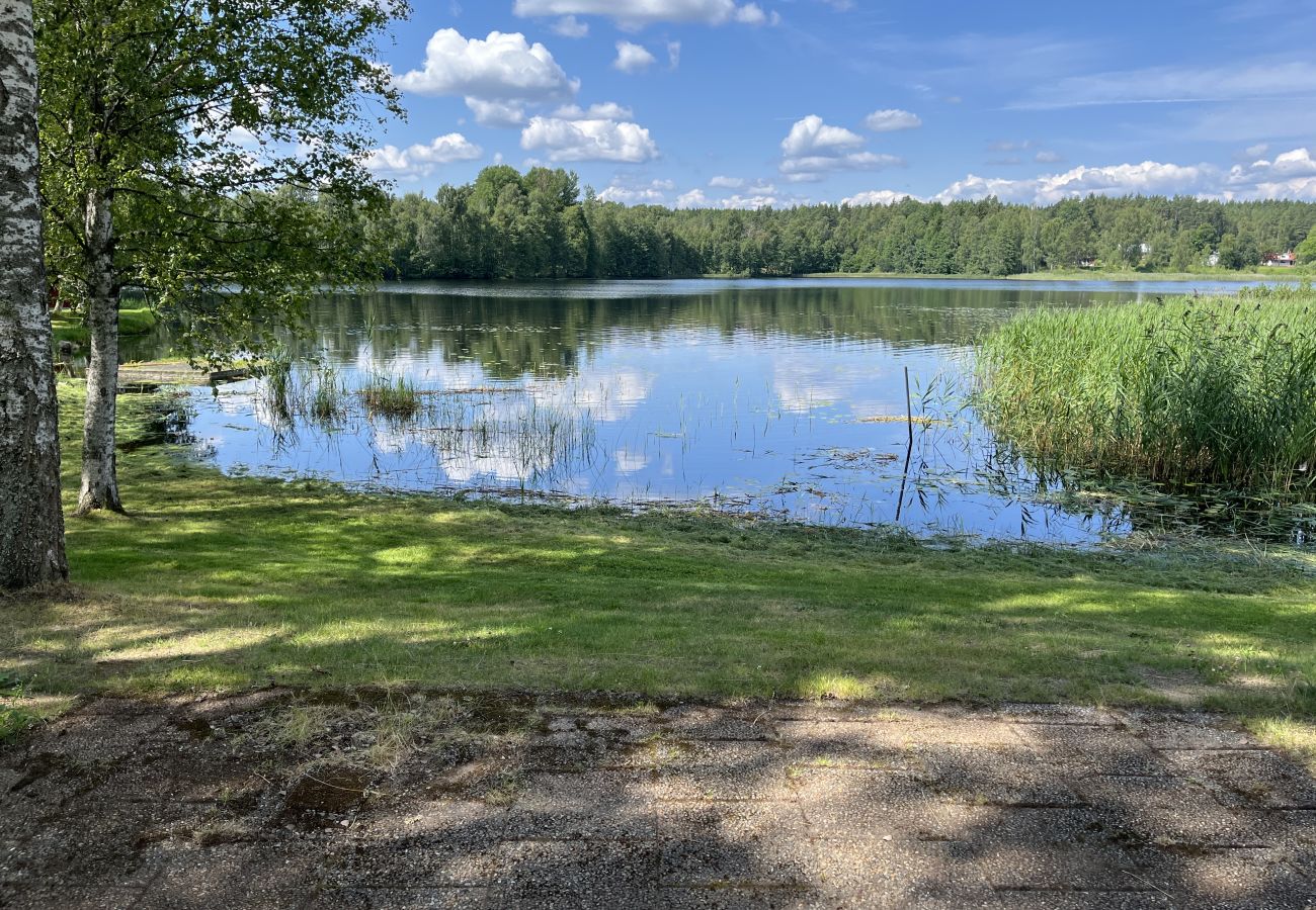 Apartment in Vimmerby - Spacious apartment with lake view only 15 minutes from Vimmerby | SE05089