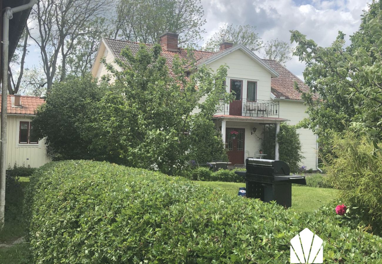 House in Lidköping - Charming and spacious villa near Lidköping |SE08085