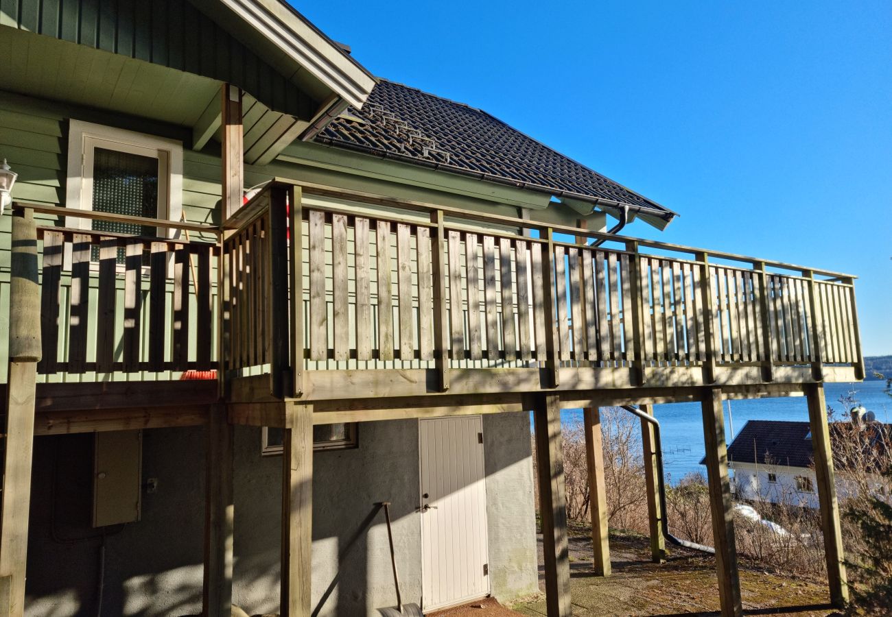 House in Uddevalla - 50m to sandy beach at Kavlanda Brygga | SE09147