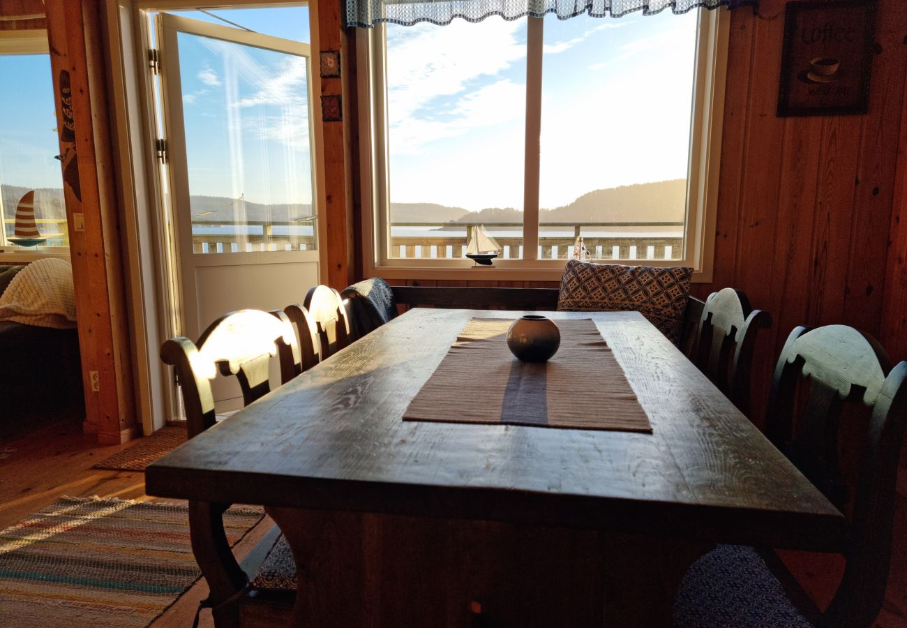 House in Uddevalla - 50m to sandy beach at Kavlanda Brygga | SE09147