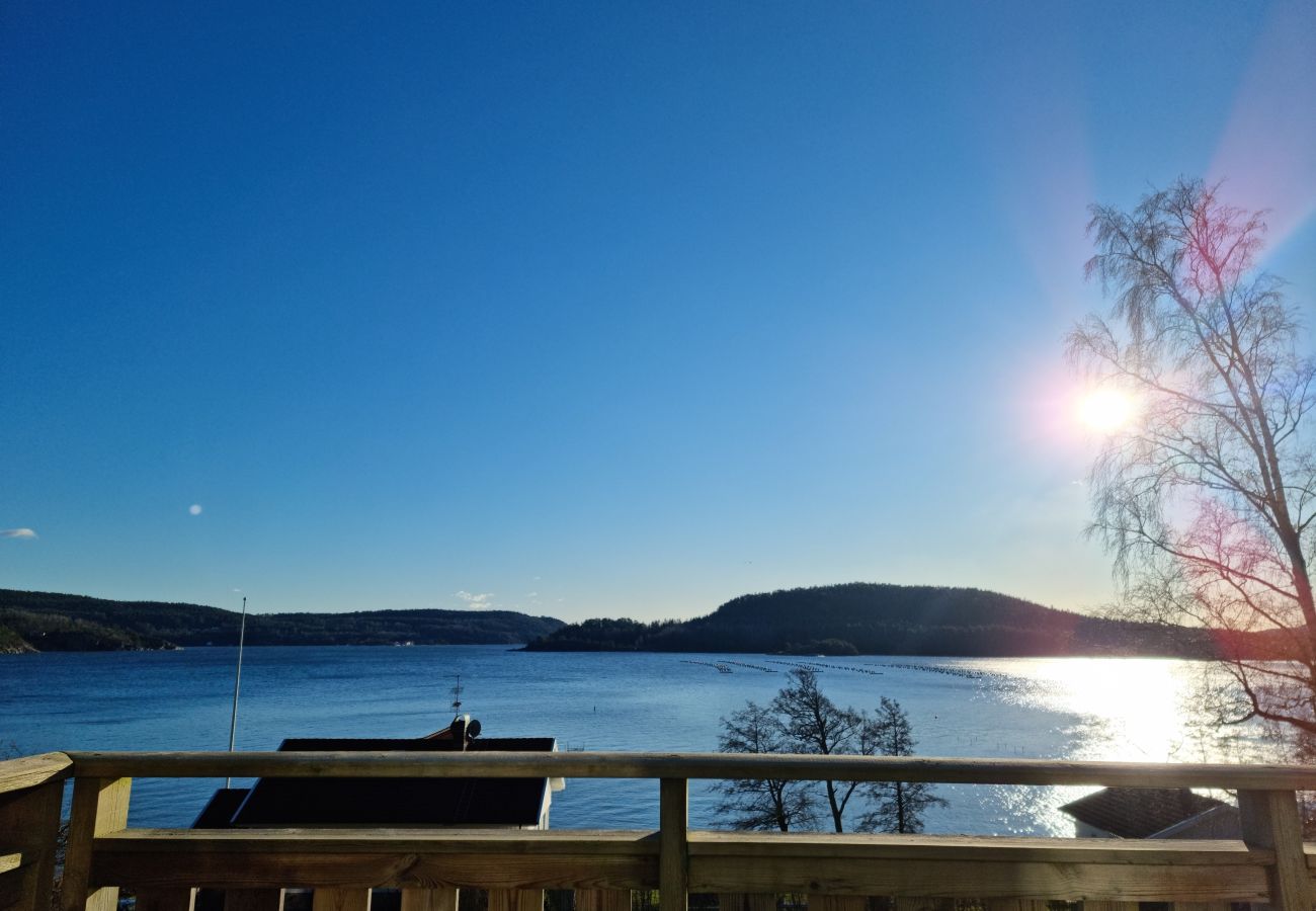 House in Uddevalla - 50m to sandy beach at Kavlanda Brygga | SE09147