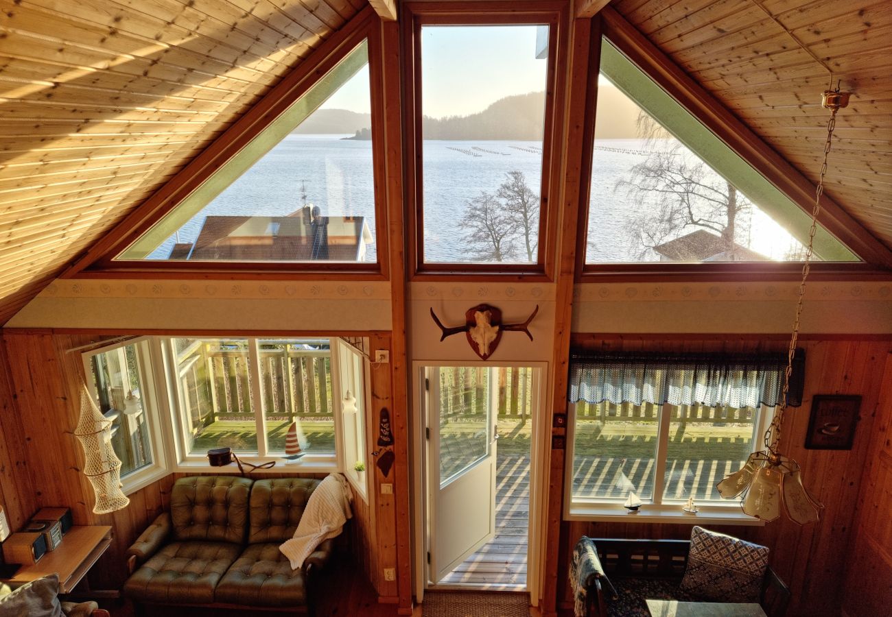 House in Uddevalla - 50m to sandy beach at Kavlanda Brygga | SE09147
