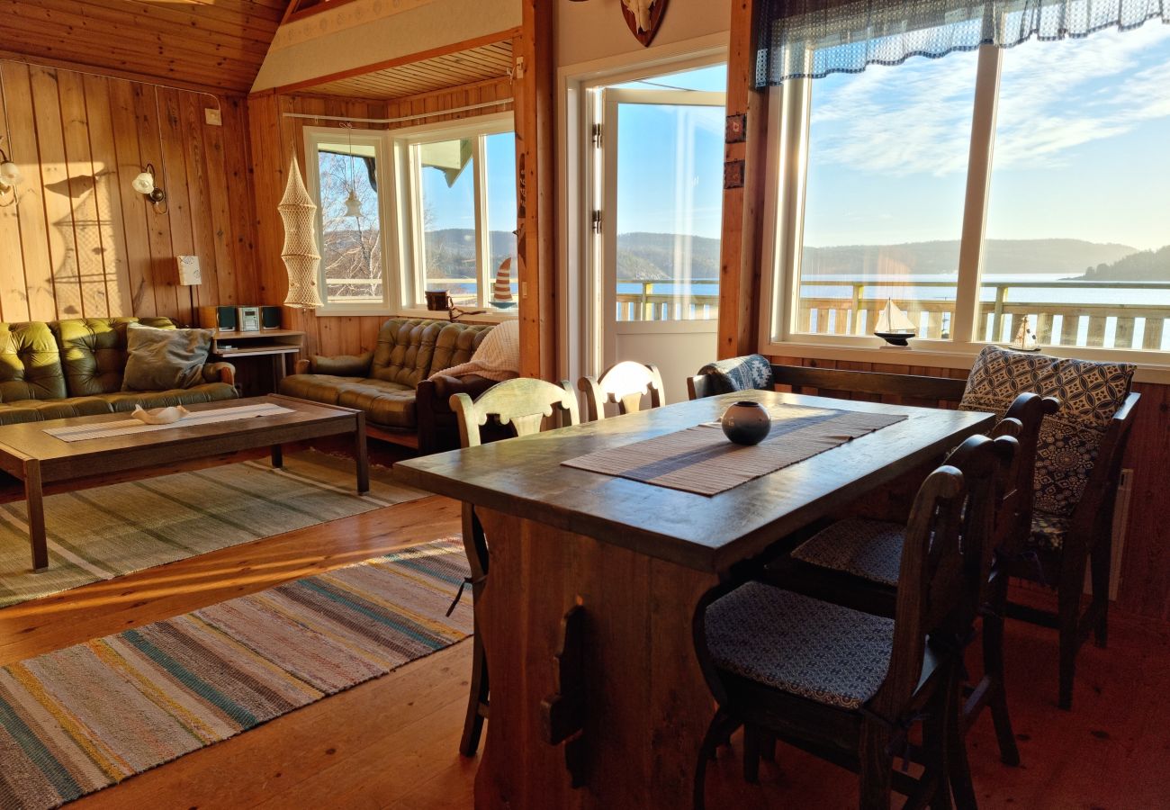 House in Uddevalla - 50m to sandy beach at Kavlanda Brygga | SE09147