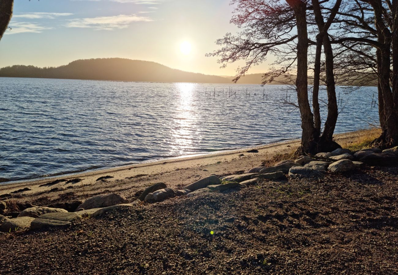 House in Uddevalla - 50m to sandy beach at Kavlanda Brygga | SE09147