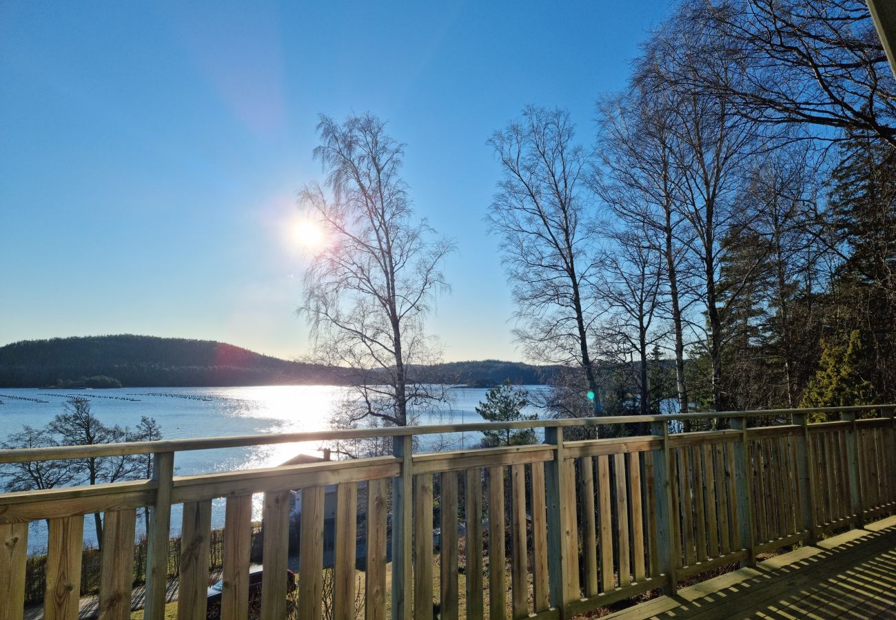 House in Uddevalla - 50m to sandy beach at Kavlanda Brygga | SE09147
