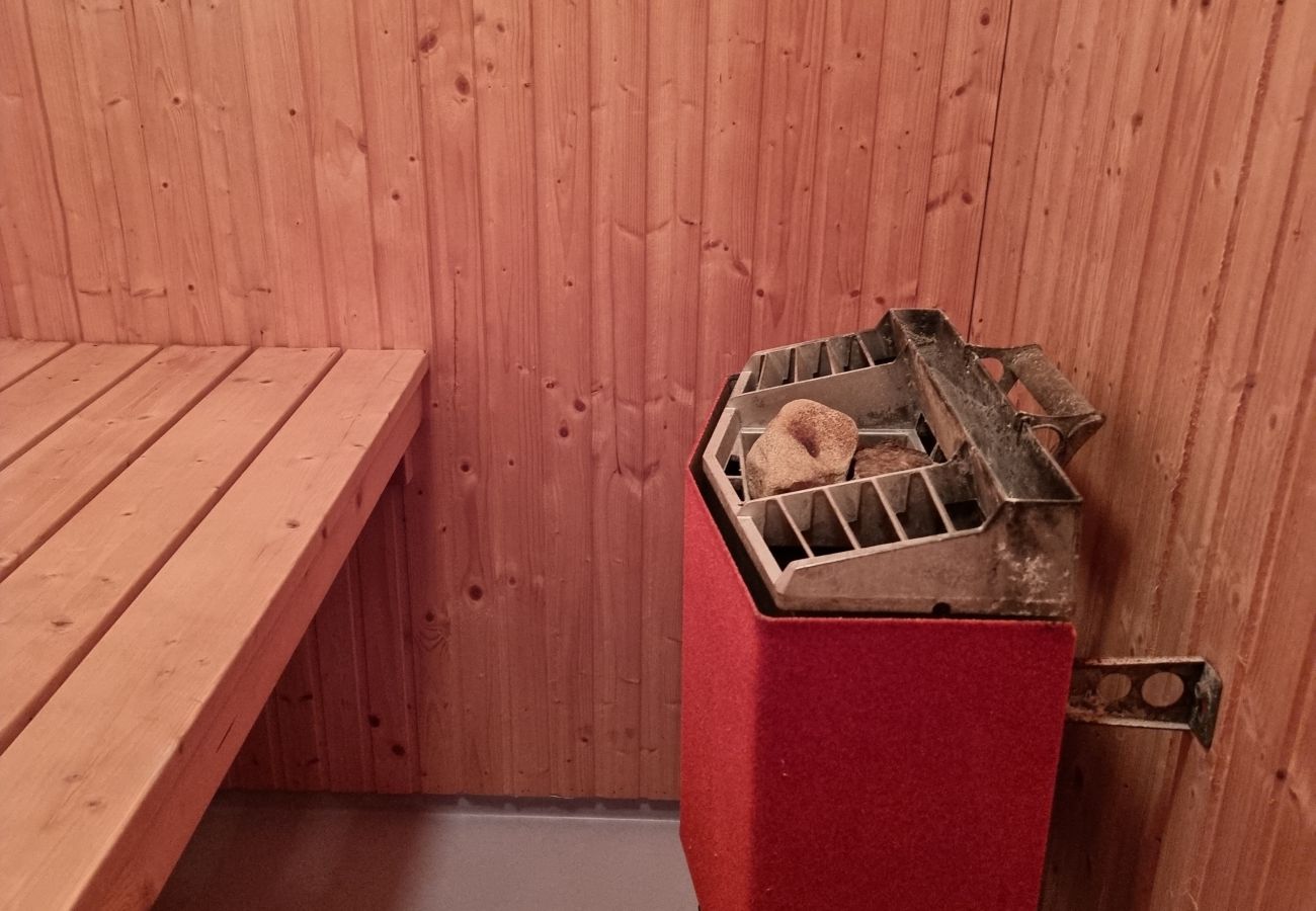 House in Uddevalla - 50m to sandy beach at Kavlanda Brygga | SE09147