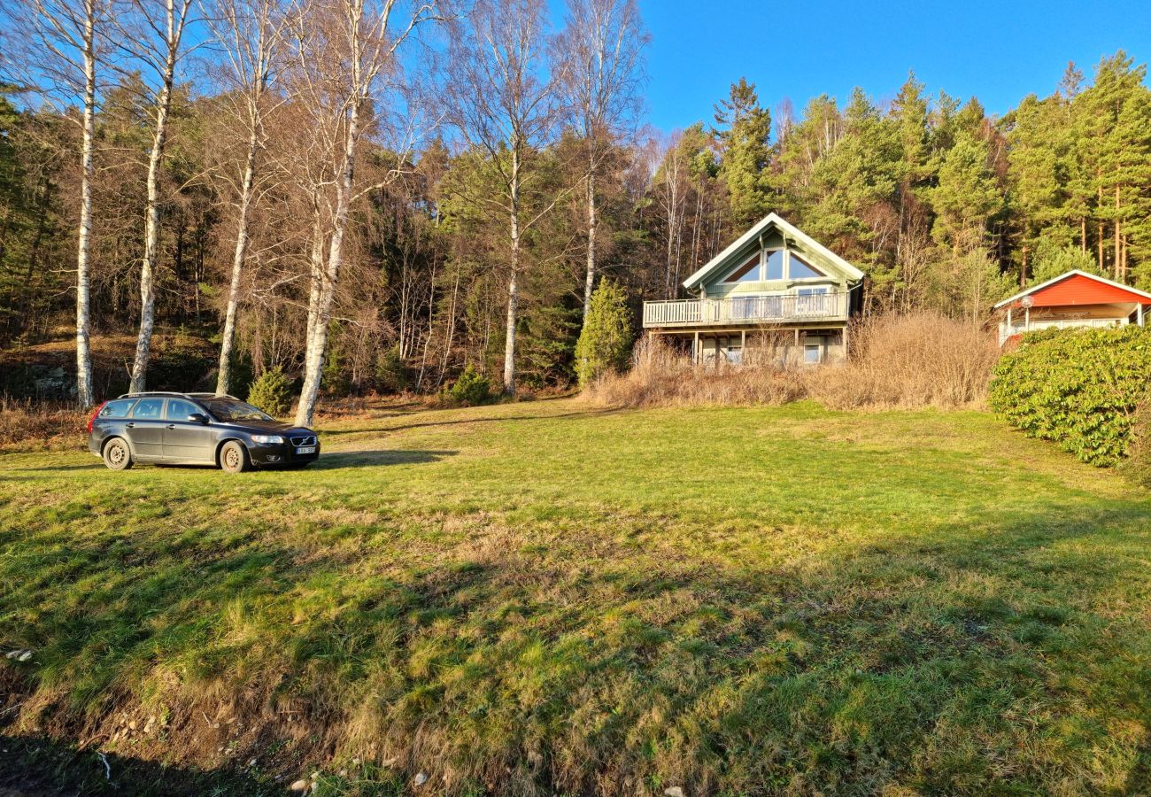 House in Uddevalla - 50m to sandy beach at Kavlanda Brygga | SE09147
