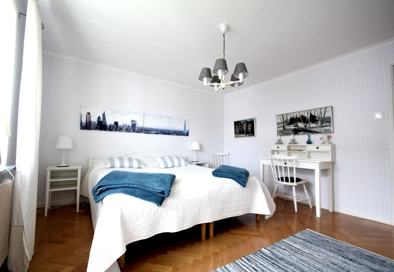 House in Skärhamn - Spacious house near the sea in Skärhamn | SE09149