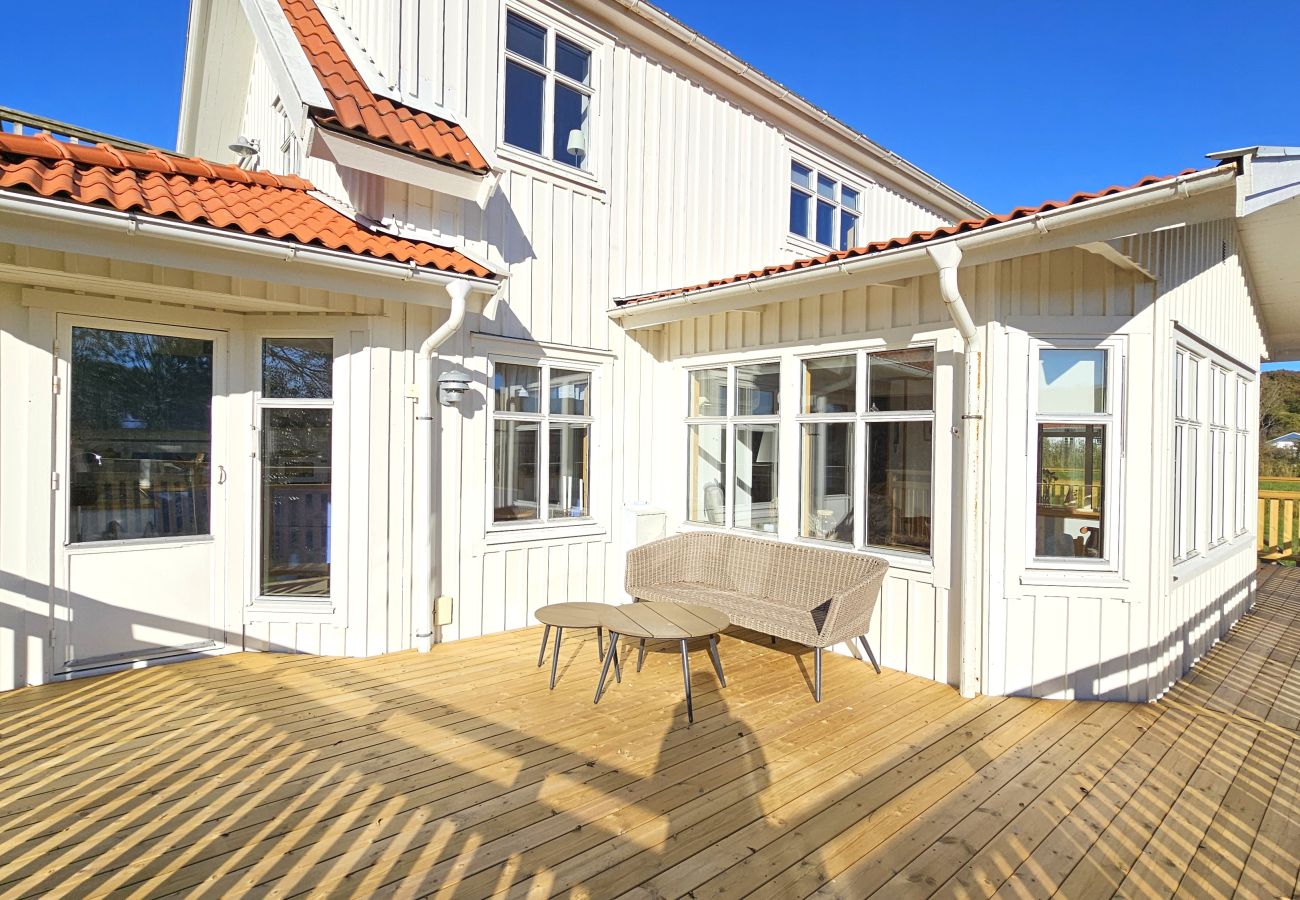 House in Klövedal - Family-friendly house close to sea & nature in Klövedal | SE09145