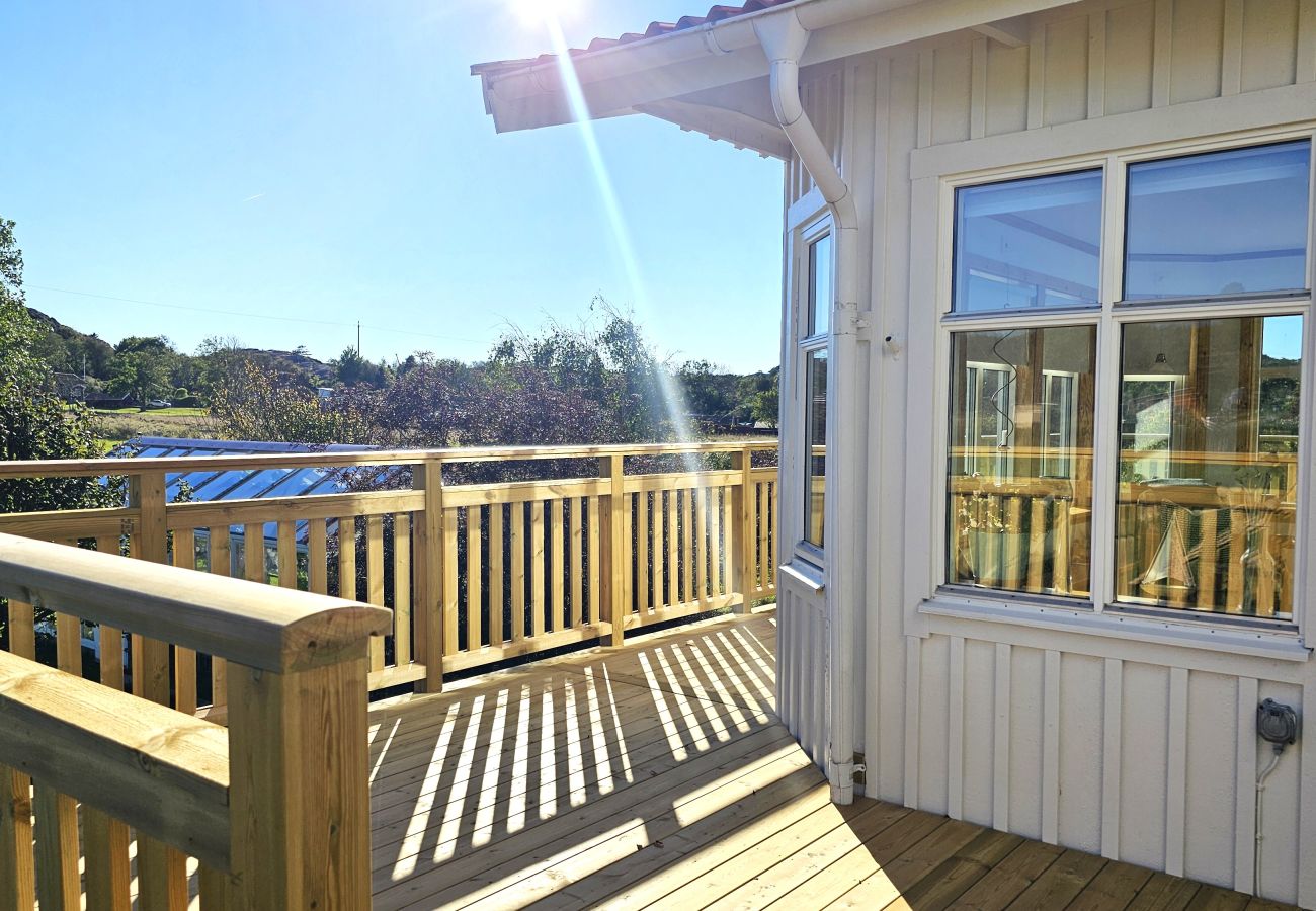 House in Klövedal - Family-friendly house close to sea & nature in Klövedal | SE09145
