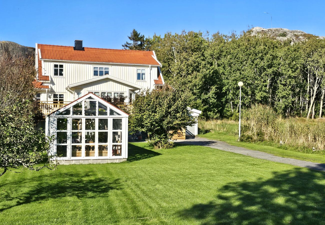 House in Klövedal - Family-friendly house close to sea & nature in Klövedal | SE09145