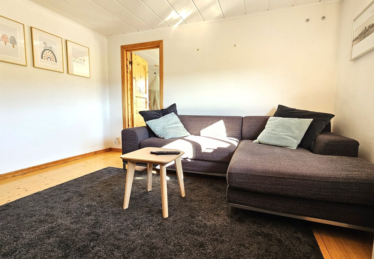 House in Klövedal - Family-friendly house close to sea & nature in Klövedal | SE09145