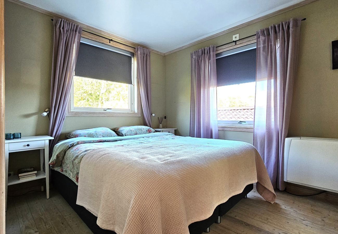 House in Klövedal - Family-friendly house close to sea & nature in Klövedal | SE09145