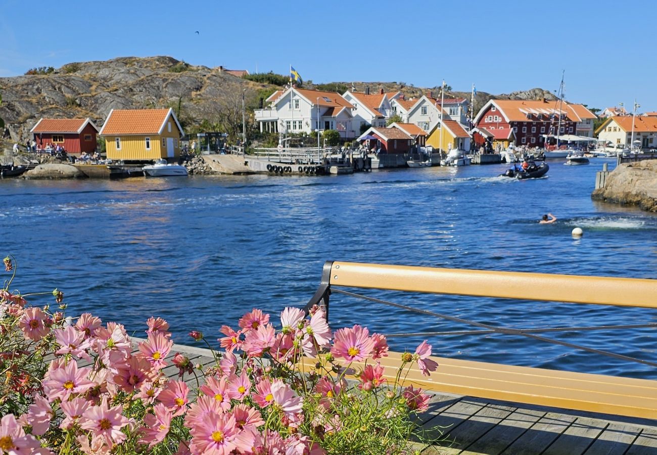 House in Klövedal - Family-friendly house close to sea & nature in Klövedal | SE09145