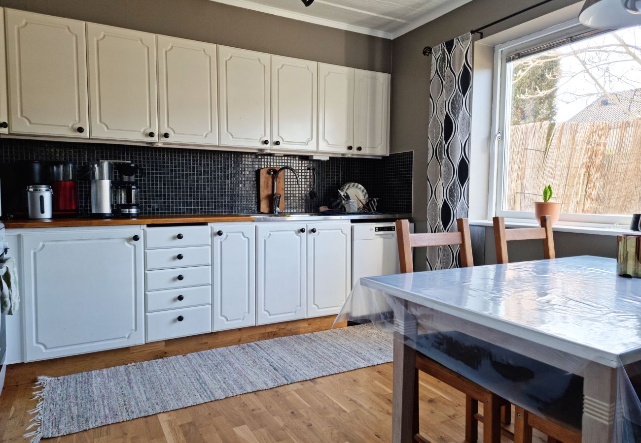 House in Varekil - Lovely apartment, perfect for exploring Tjörn and Orust | SE09153