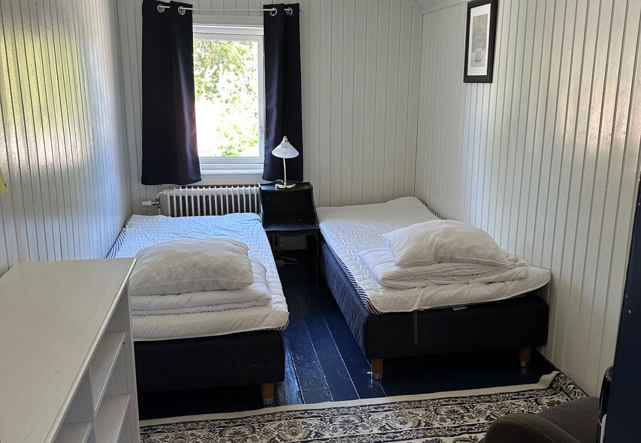 Villa in Svanesund - Large charming house with pool & lake view near Svanesund | SE09167