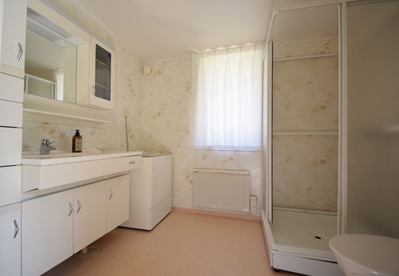 House in Stenungsund - Architect-designed holiday home with nature plot near the sea | SE09157