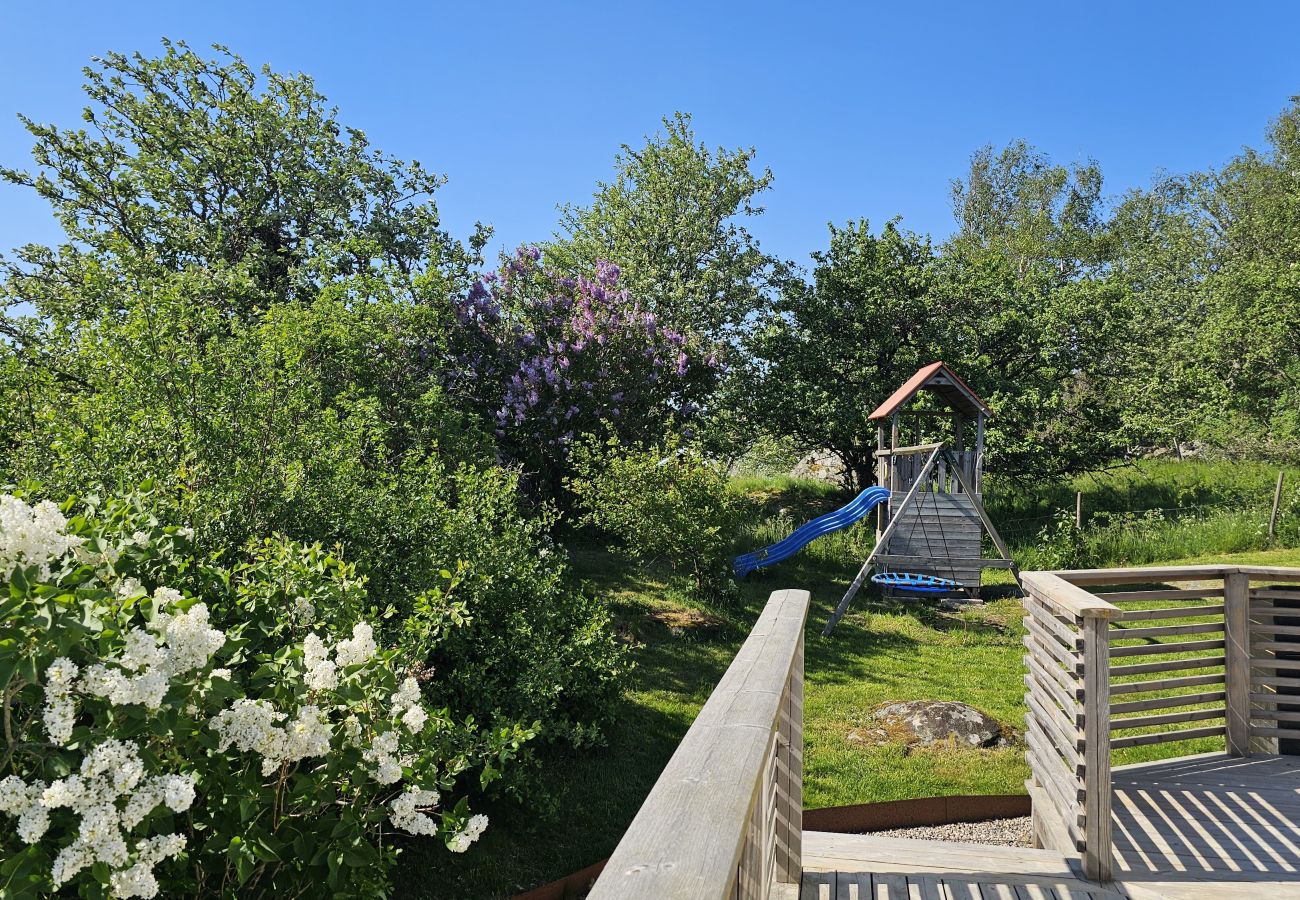 House in Uddevalla - Charming House near Lysekil & Skaftö | SE09160