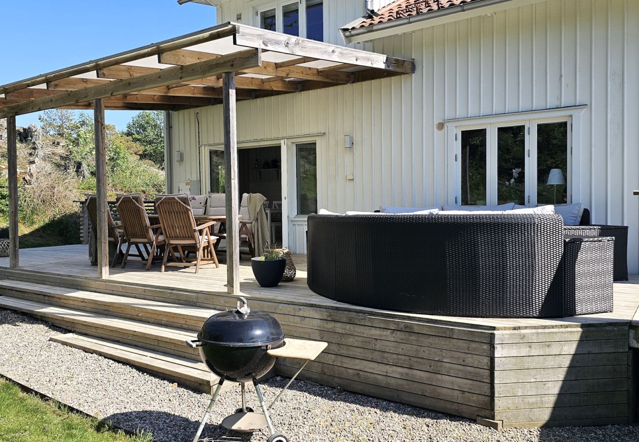 House in Uddevalla - Charming House near Lysekil & Skaftö | SE09160
