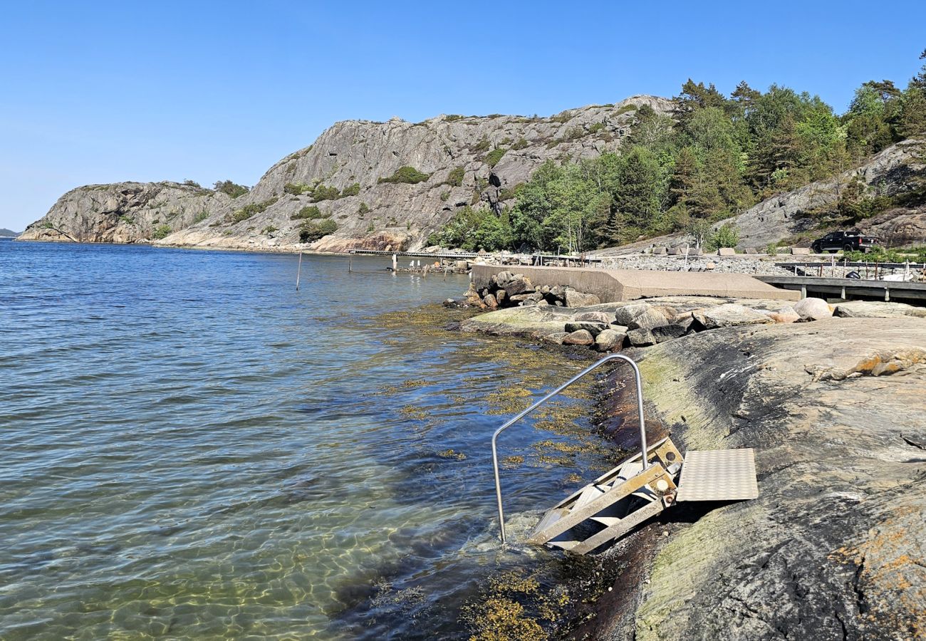 House in Uddevalla - Charming House near Lysekil & Skaftö | SE09160