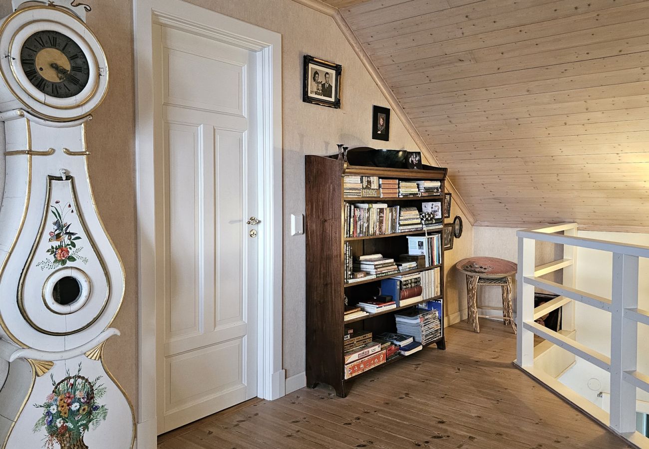 Villa in Henån - Large villa near the lake with rowing boat | SE09131