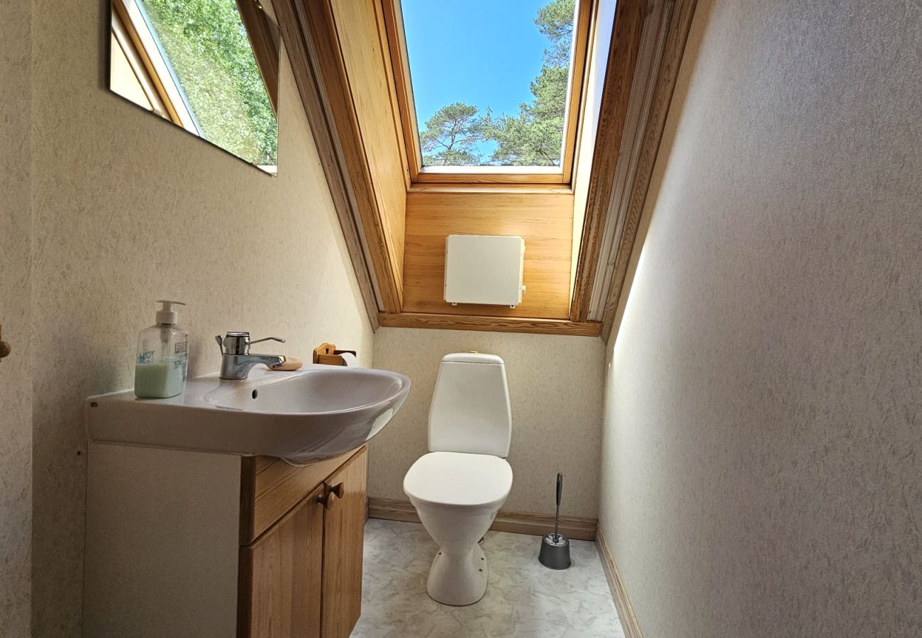 House in Henån - Sunny and Peaceful Holiday Home near Forest and Sea | SE09158