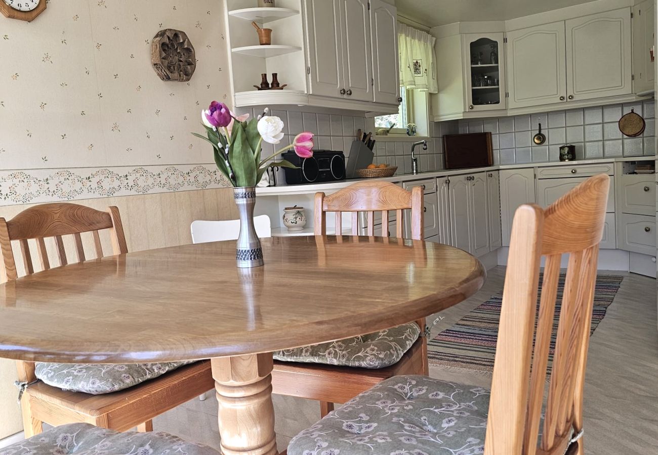 House in Henån - Sunny and Peaceful Holiday Home near Forest and Sea | SE09158