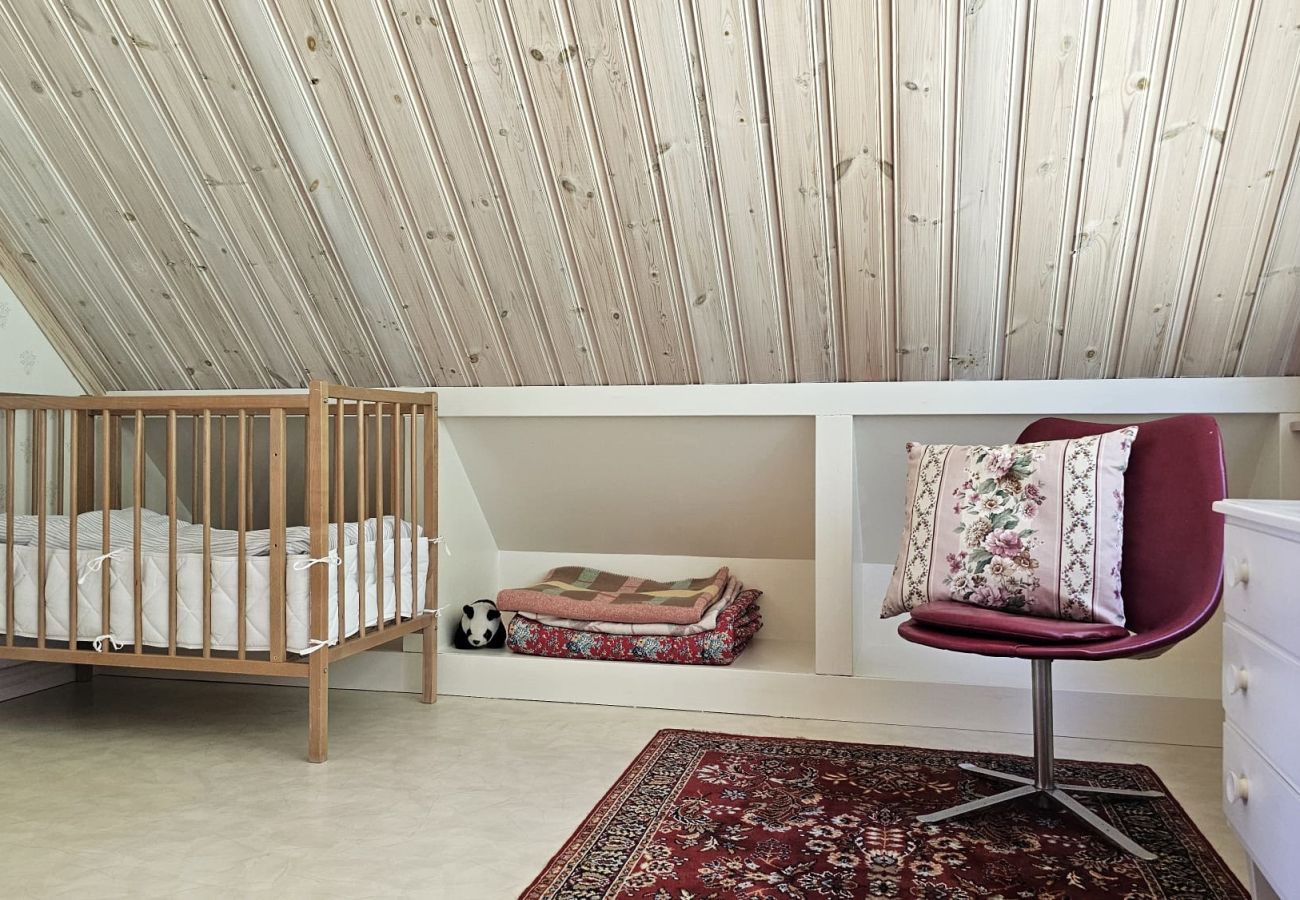 House in Henån - Sunny and Peaceful Holiday Home near Forest and Sea | SE09158