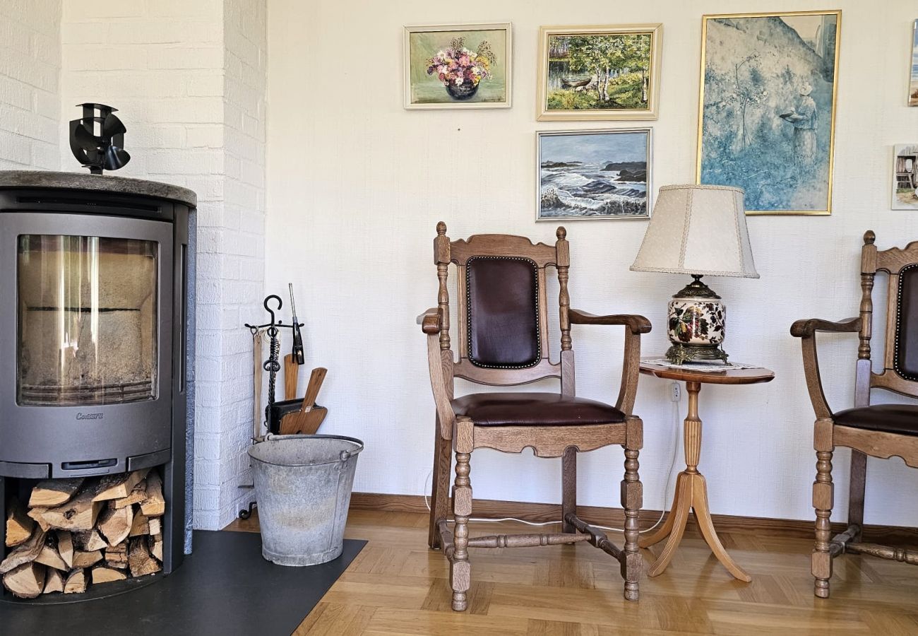 House in Henån - Sunny and Peaceful Holiday Home near Forest and Sea | SE09158