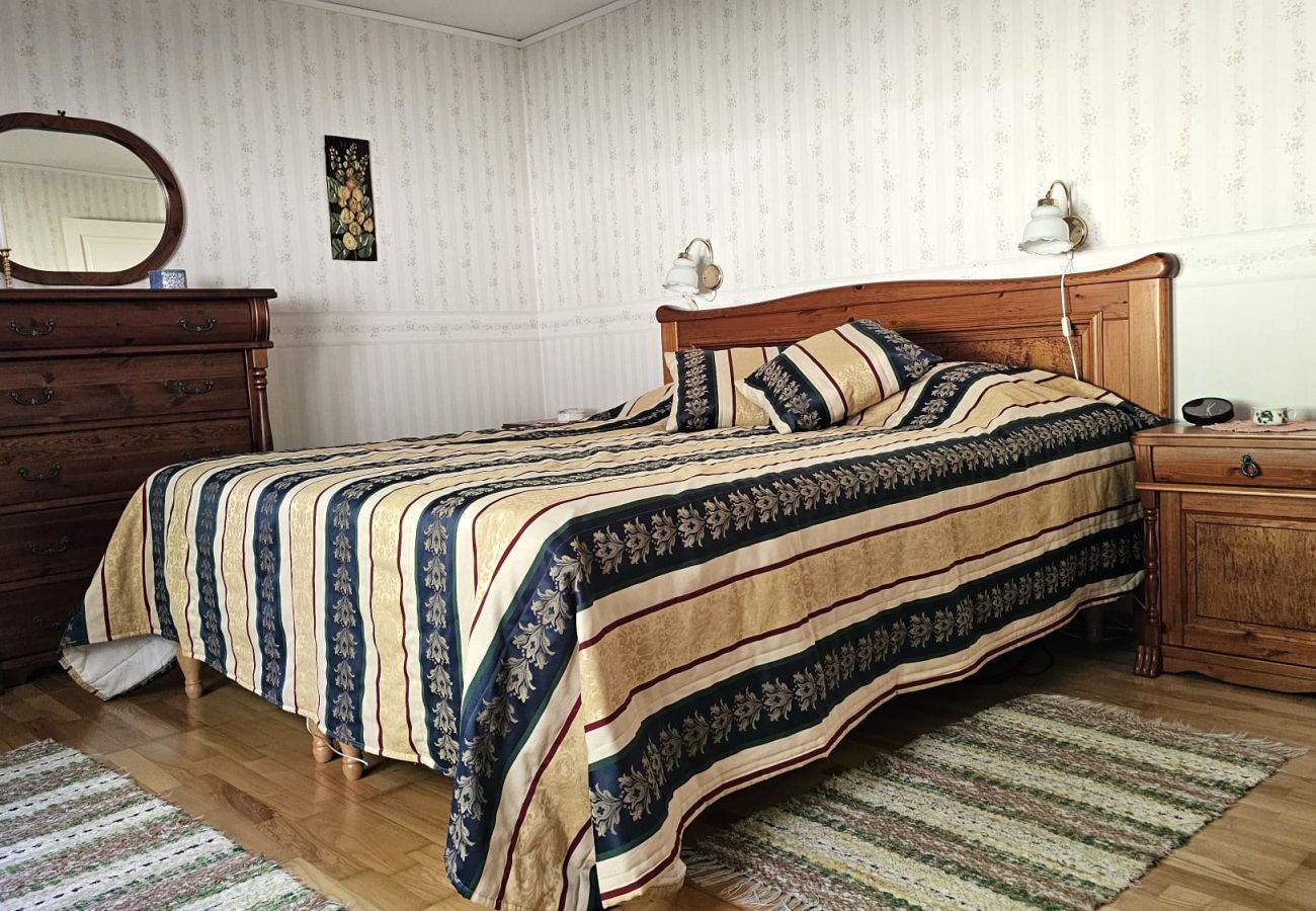 House in Henån - Sunny and Peaceful Holiday Home near Forest and Sea | SE09158