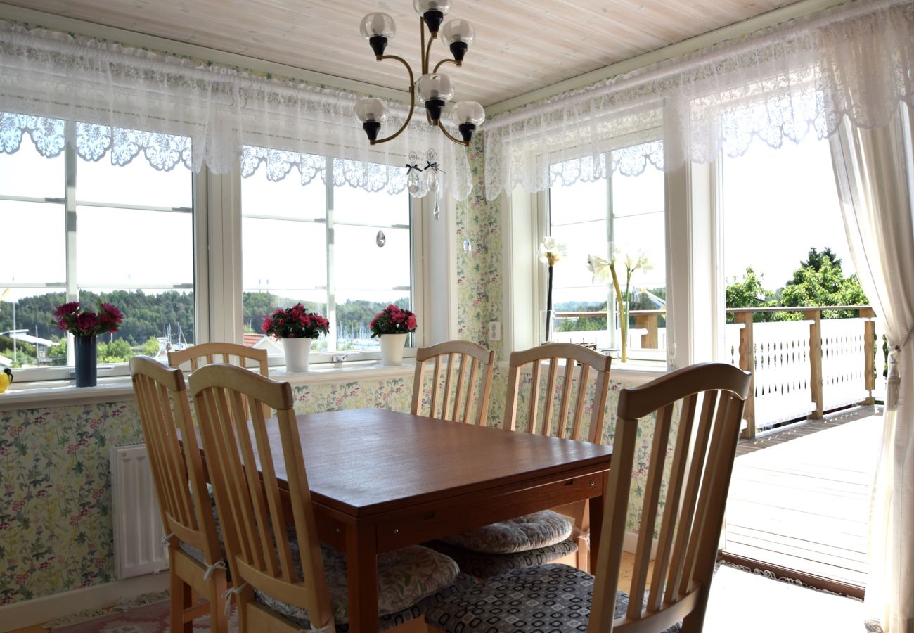 House in Myggenäs - Villa with Sea View & Walking Distance to Swimming | SE09161