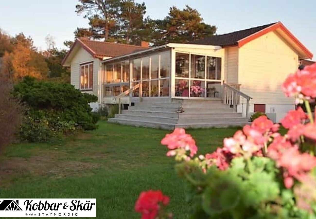 House in Kållekärr - Cottage with conservatory near beach and jetty | SE09159