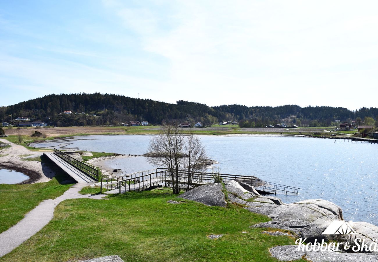 House in Henån - Spacious villa with sauna, sea view and room for two families | SE09164