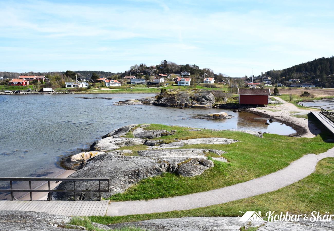 House in Henån - Spacious villa with sauna, sea view and room for two families | SE09164